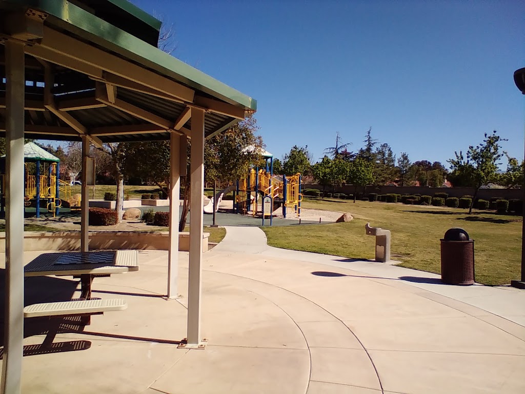 Solera Gardens Park | 6010 Miramonte Dr, Bakersfield, CA 93306, USA | Phone: (661) 326-3866