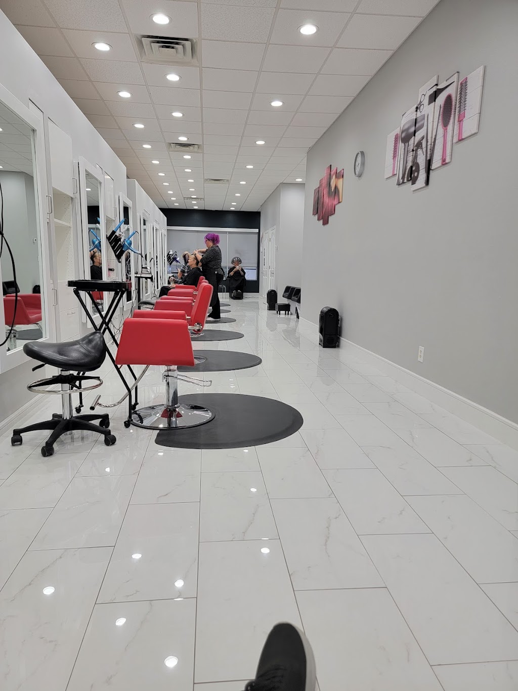 Sofias Hair Salon | 113 US Hwy 27, Lady Lake, FL 32159, USA | Phone: (352) 565-7707