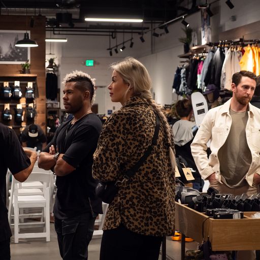 Burton Santa Monica Flagship Store | 1460 4th St, Santa Monica, CA 90401, USA | Phone: (323) 370-1777