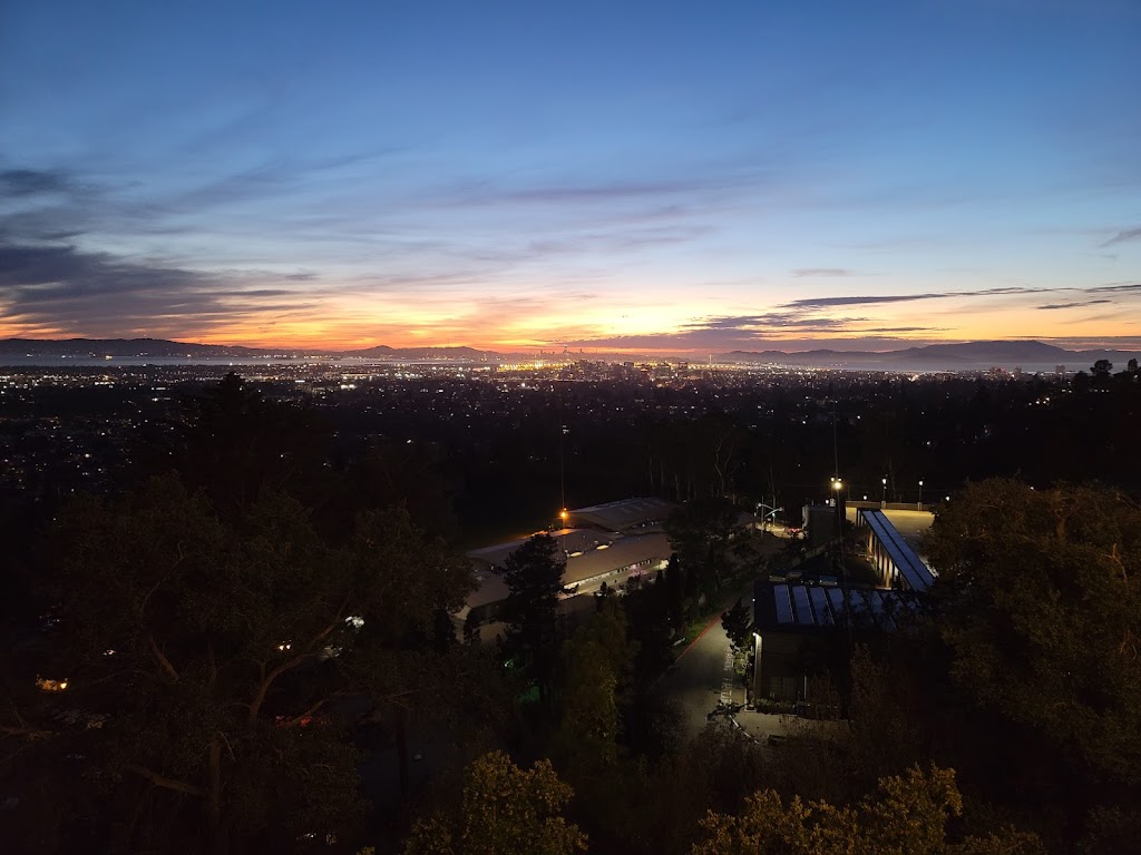 Oakland Temple Visitors Center | 4766 Lincoln Ave, Oakland, CA 94602, USA | Phone: (510) 328-0044