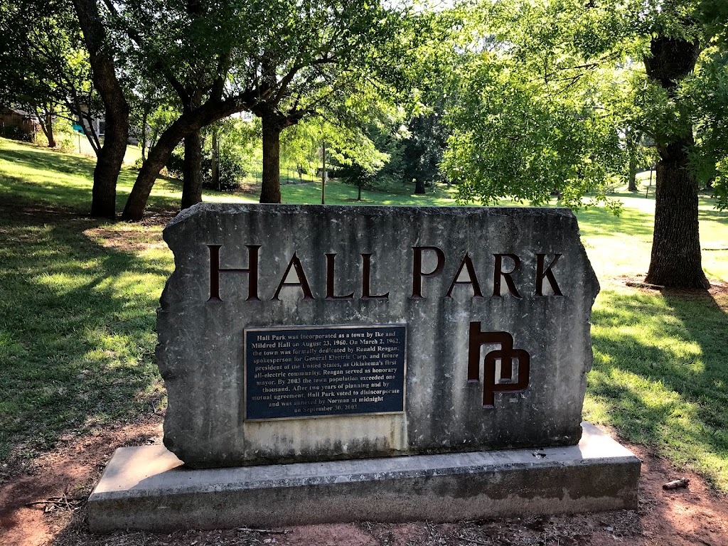 Hall Park Trails | 2337 Rockwood Ln, Norman, OK 73071, USA | Phone: (405) 366-5472