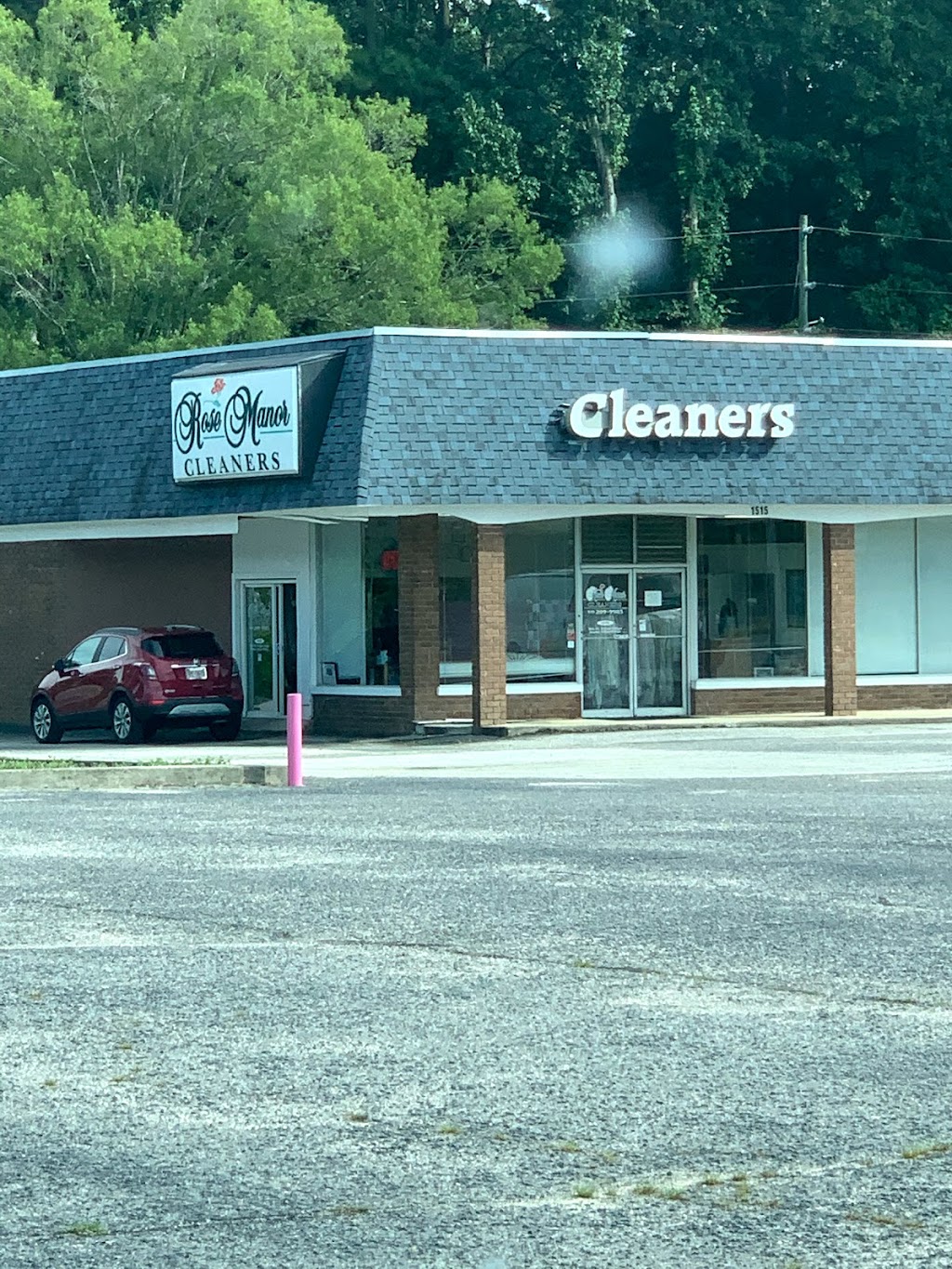 Rose Manor Cleaners | 1515 W Market St # 3, Smithfield, NC 27577 | Phone: (919) 209-9985