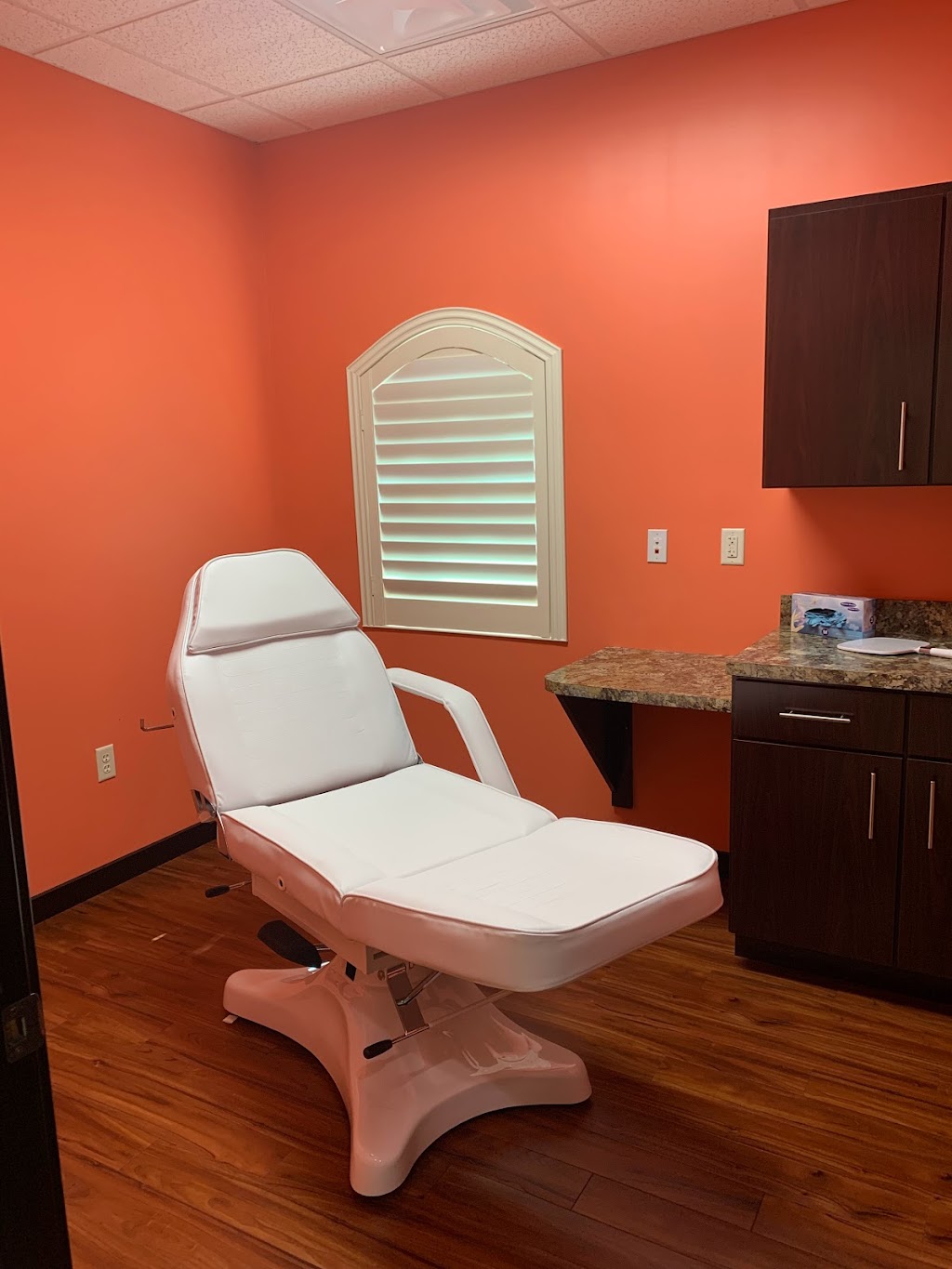 Goldfingers Aesthetics Lady Lake / Villages | 8550 NE 138th Ln Bldg 600, Lady Lake, FL 32159, USA | Phone: (352) 707-0707