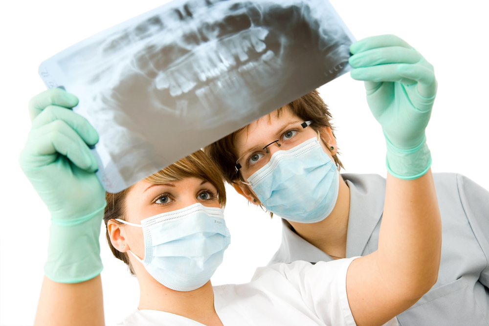 Emergency Dental Care | 11828 Ardath Ave, Hawthorne, CA 90250, USA | Phone: (747) 216-5151