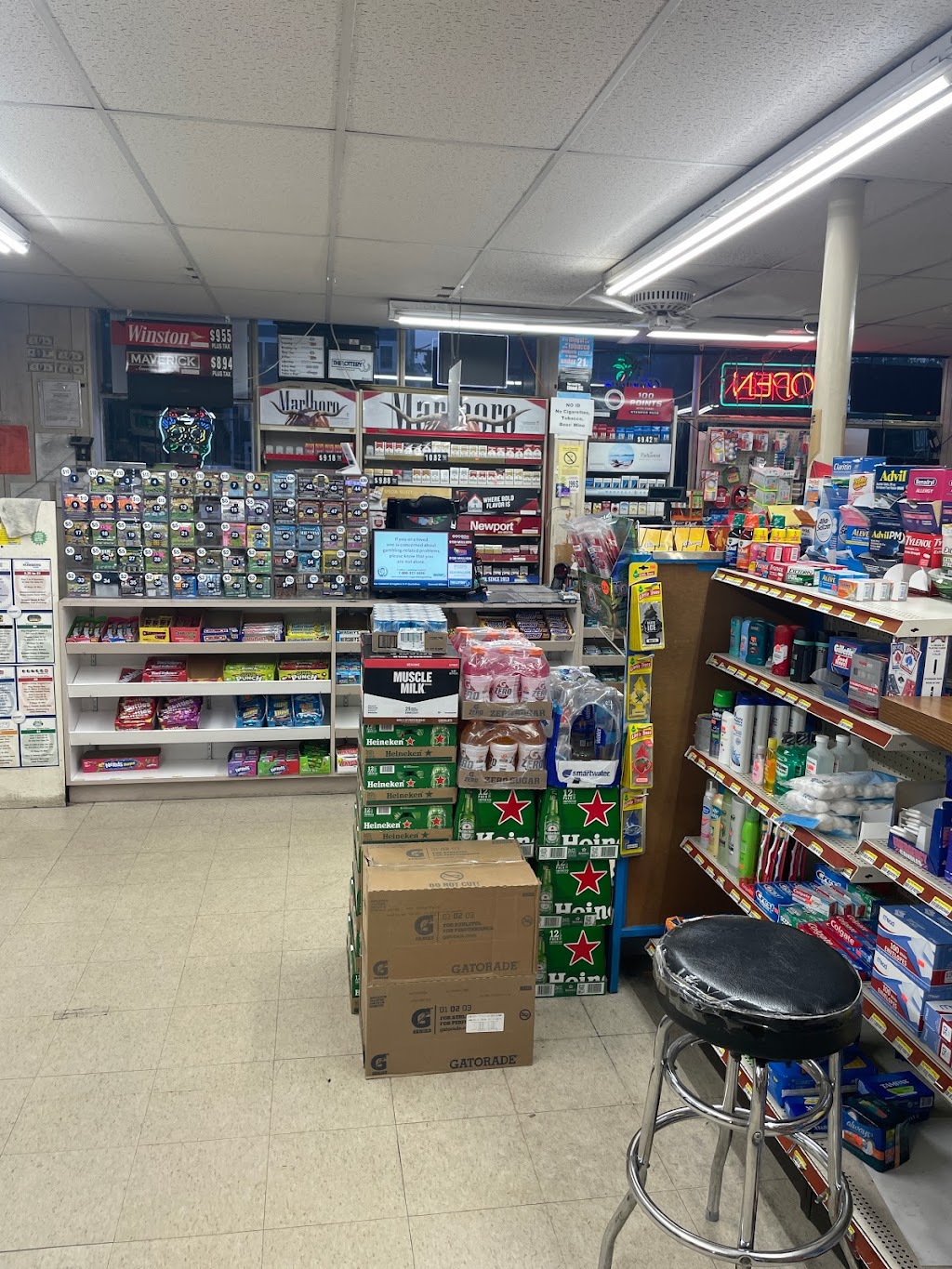 Corner Mini Mart | 3 Border St, Newton, MA 02465, USA | Phone: (617) 965-3881