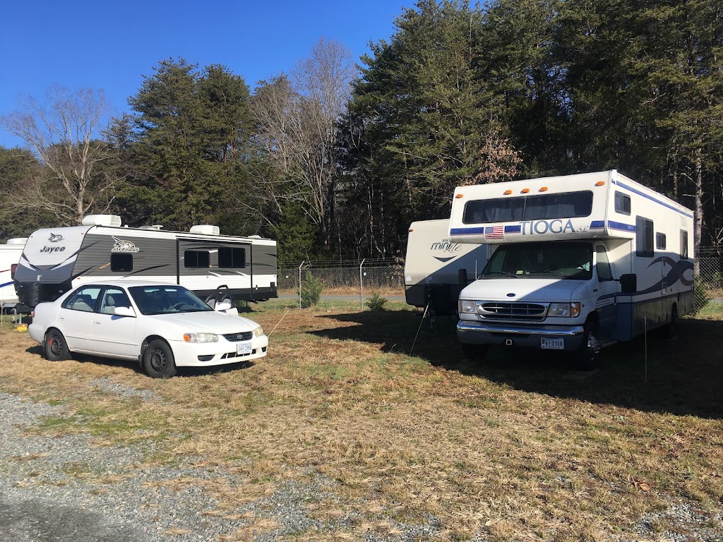 Amys Boat, Car & RV Storage / Parking | 150 Plum Tree Rd, Bumpass, VA 23024, USA | Phone: (703) 967-9500