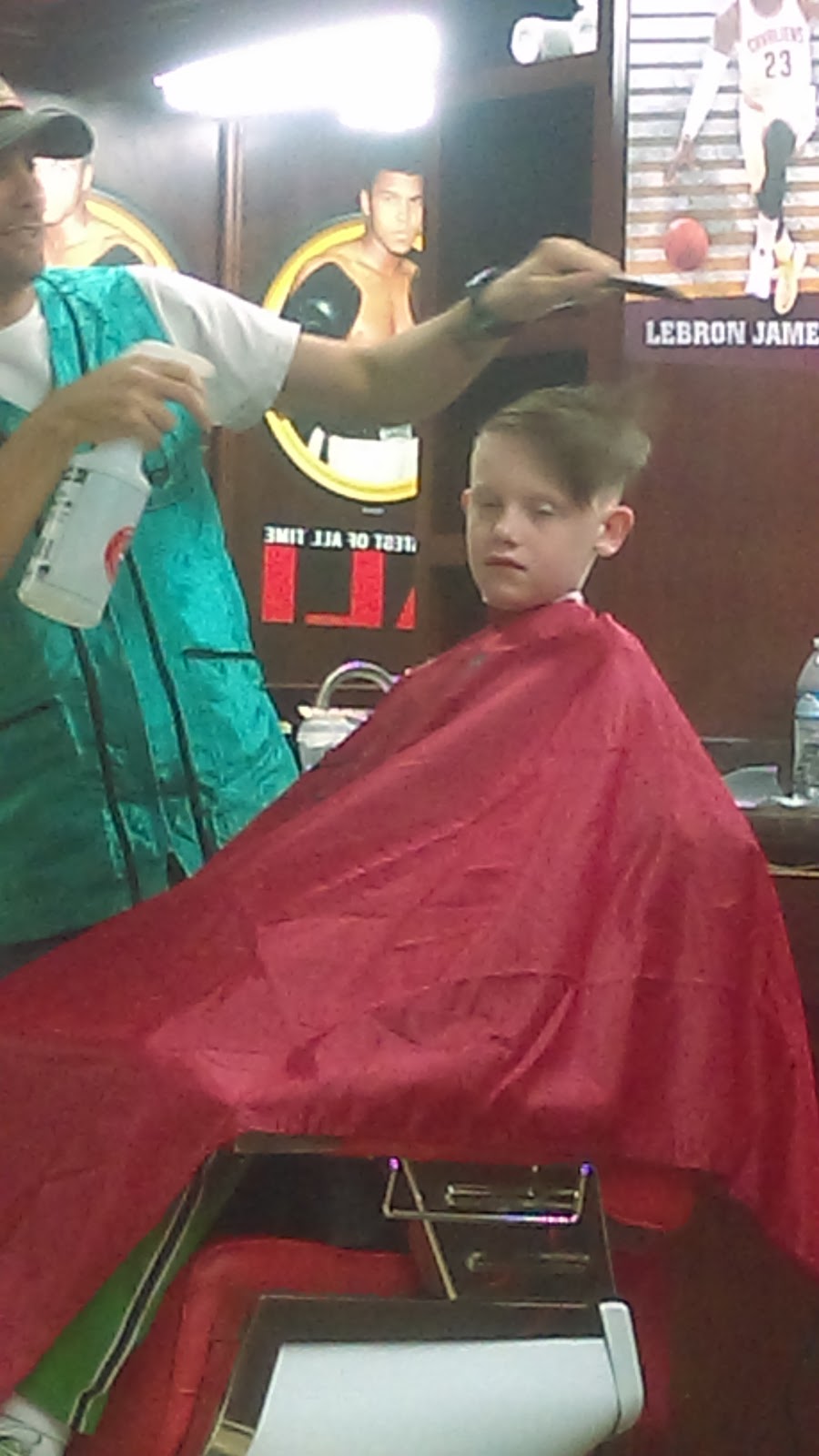 V D Barbershop | 27 S Stapley Dr, Mesa, AZ 85204, USA | Phone: (480) 668-1064