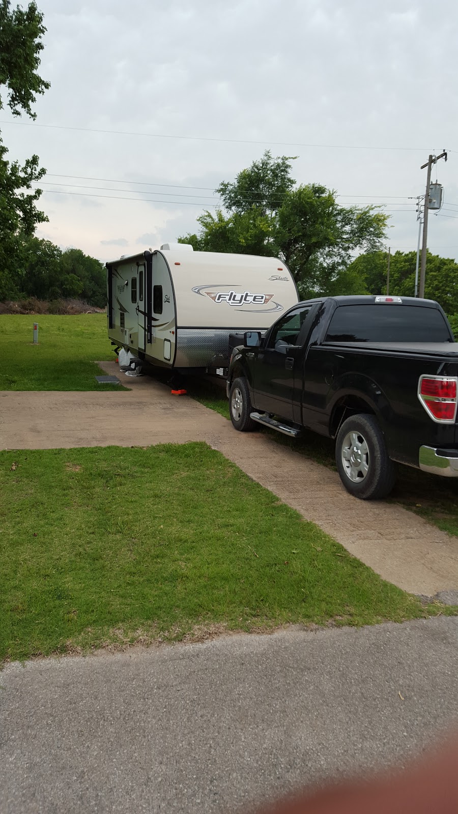 Holliday Outt RV Park 55 Plus | 604 N Mustang Plant Rd, Oklahoma City, OK 73127 | Phone: (405) 470-1614