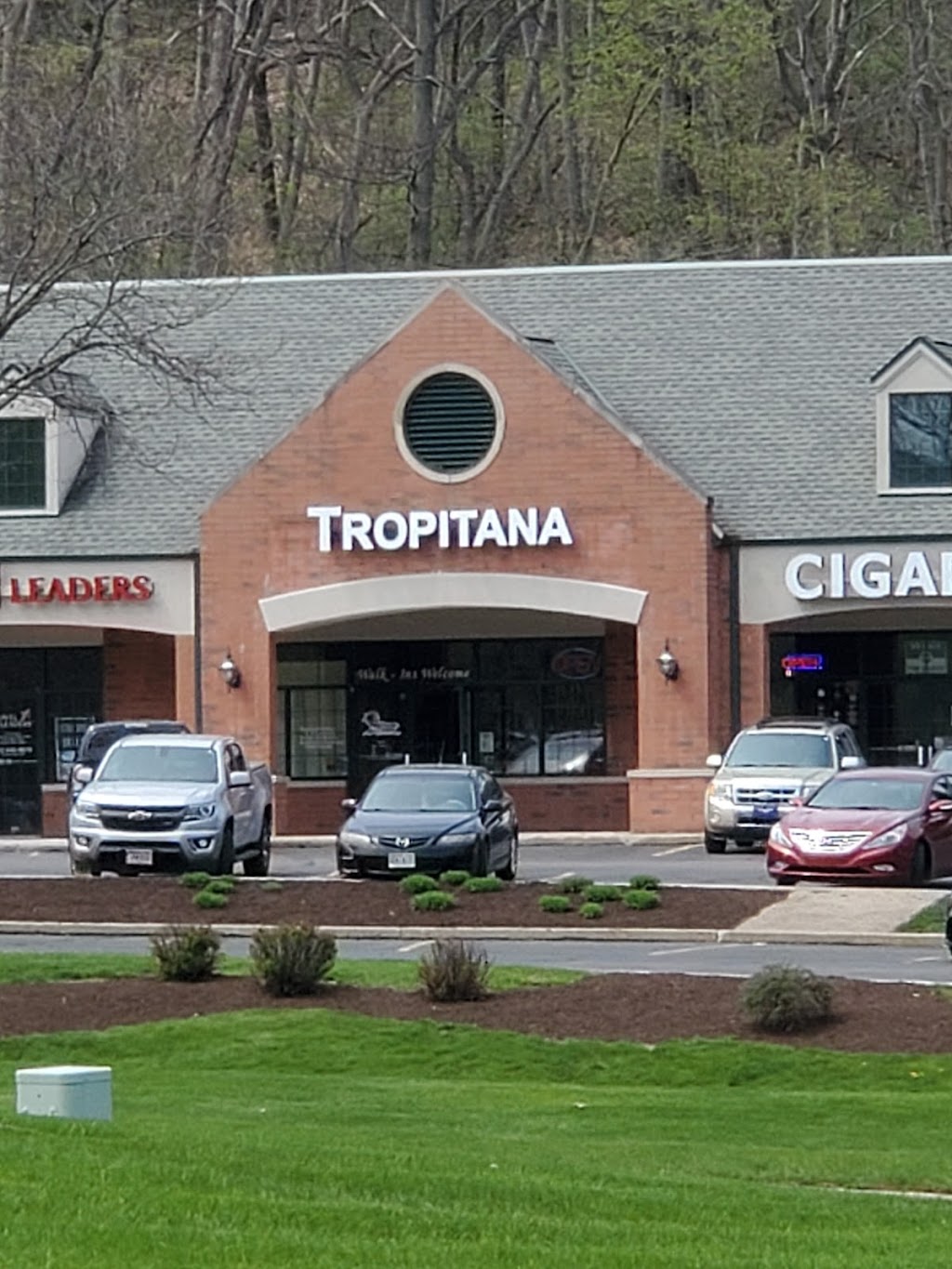 Tropitana Tanning | 2566 Sun Valley Dr # B, Delafield, WI 53018, USA | Phone: (262) 646-3881