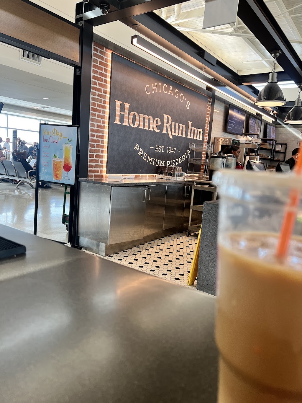 Home Run Inn Pizza | B Concourse, Gate B17, Midway International Airport Terminal, 5700 Cicero Ave, Chicago, IL 60629, USA | Phone: (872) 240-7730