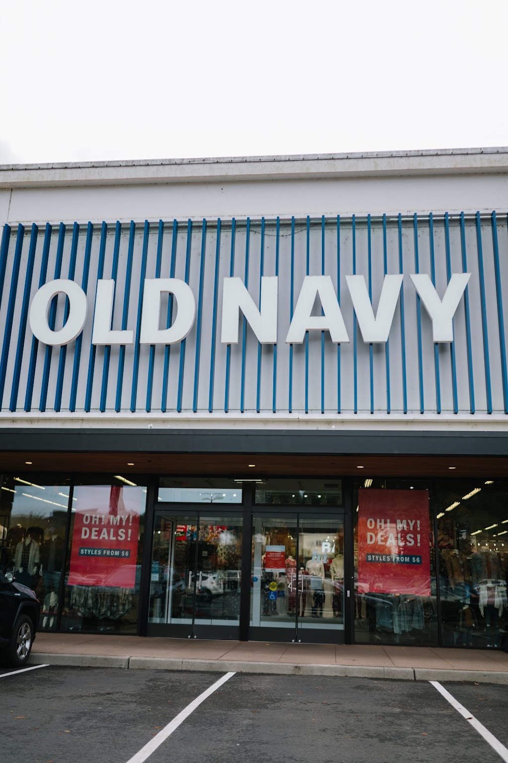 Old Navy | 11066 Pacific Crest Pl SPC# A-160, Silverdale, WA 98383, USA | Phone: (360) 900-0111