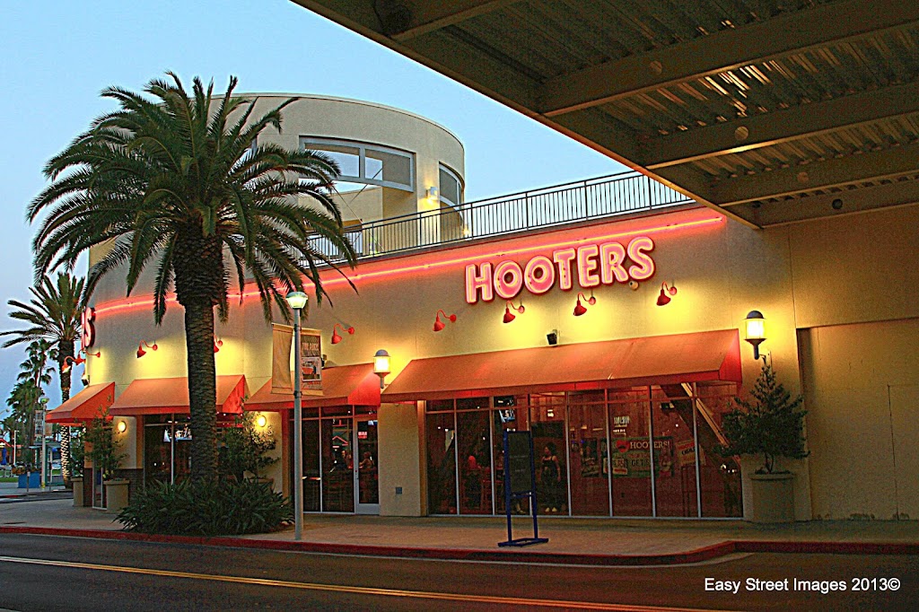 Hooters of Long Beach | 90 Aquarium Way, Long Beach, CA 90802, USA | Phone: (562) 983-1010