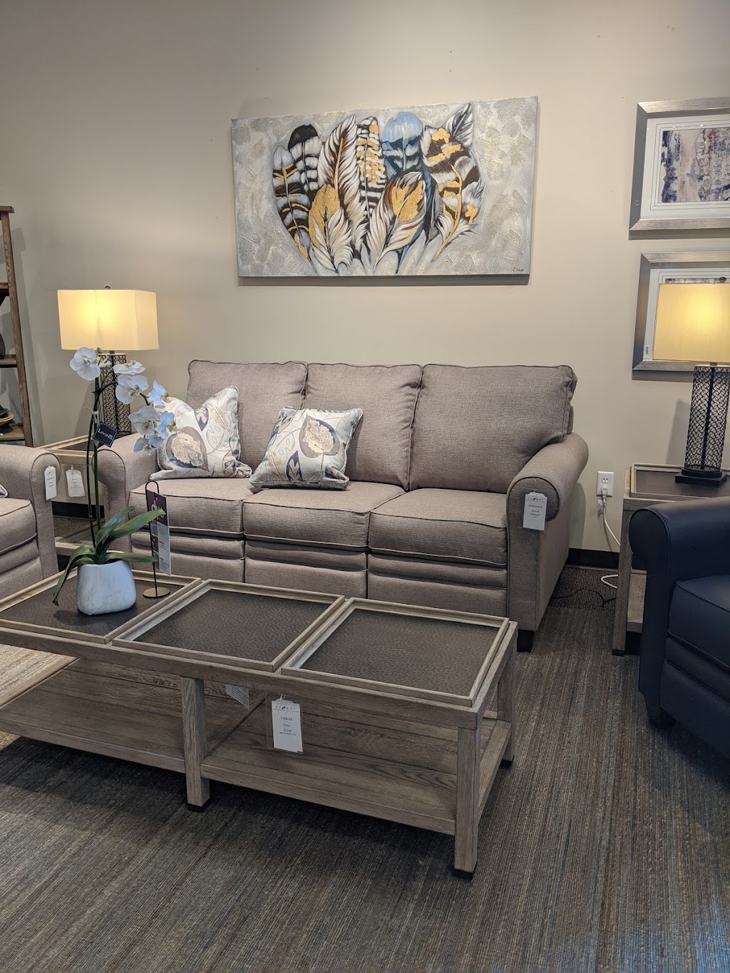La-Z-Boy Home Furnishings & Décor | 3500 Sisk Rd, Modesto, CA 95356, USA | Phone: (209) 543-3914
