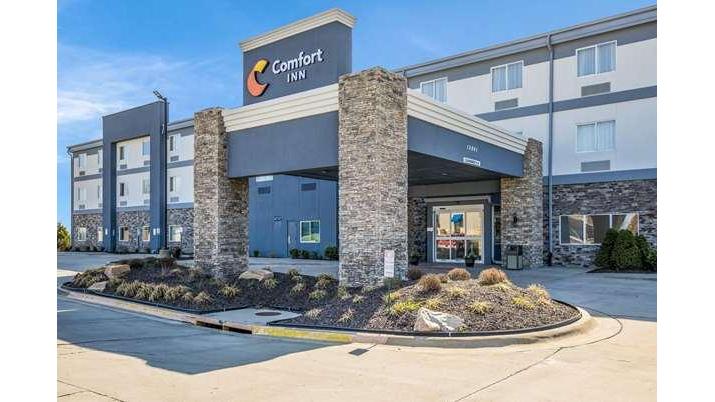 Comfort Inn Bonner Springs Kansas City | 13041 Ridge Dr, Bonner Springs, KS 66012 | Phone: (913) 382-3807