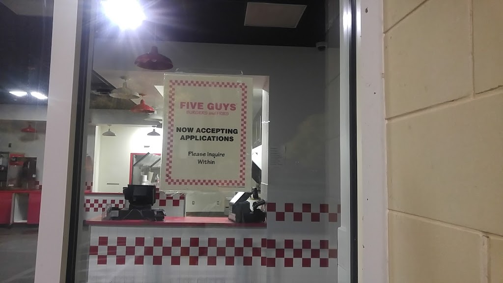 Five Guys | 300 Pleasant Grove Rd Suite 475, Mt. Juliet, TN 37122, USA | Phone: (615) 754-4259