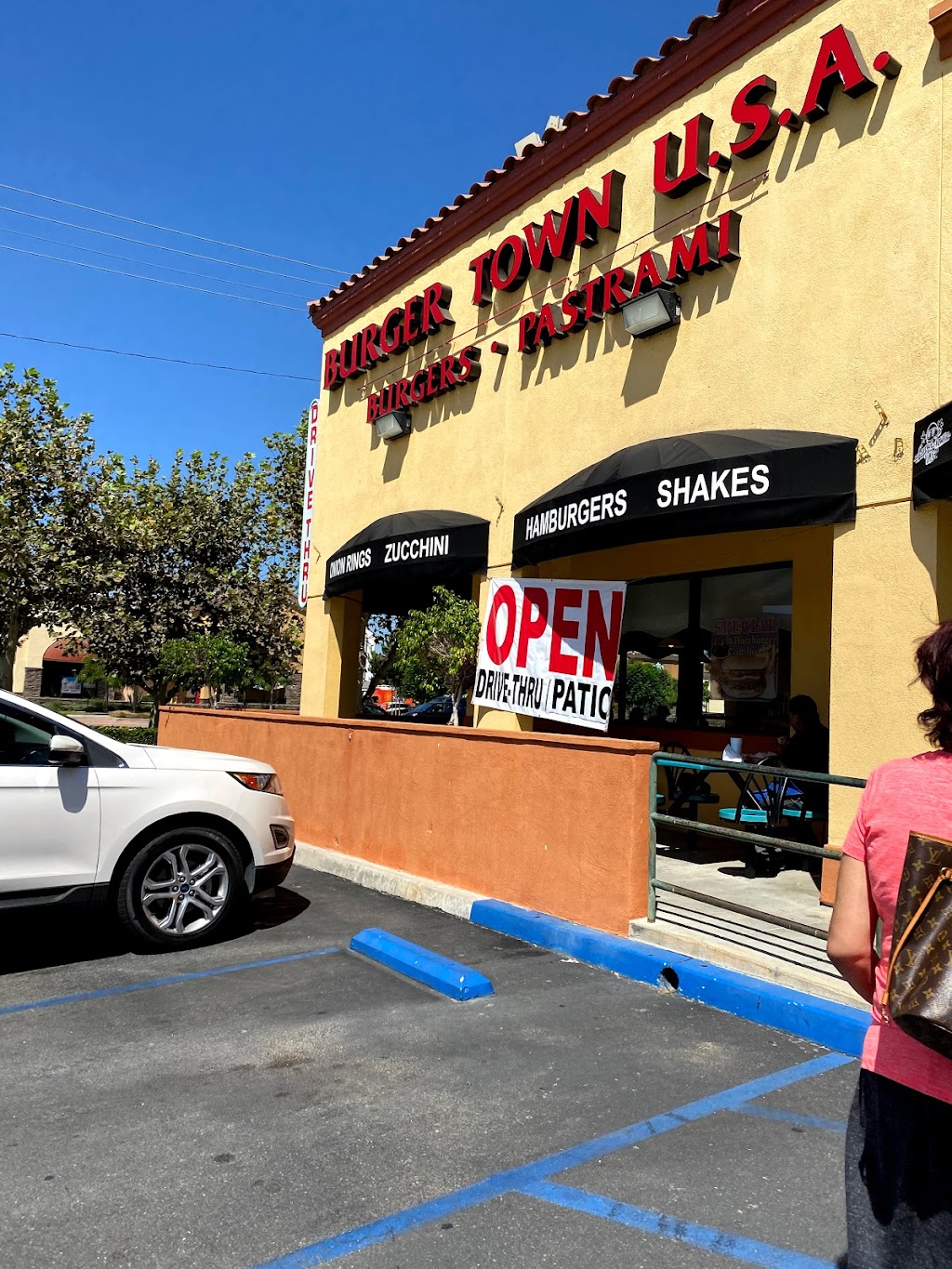 Airport Gateway Plaza | 730 N Archibald Ave, Ontario, CA 91764, USA | Phone: (909) 481-9317