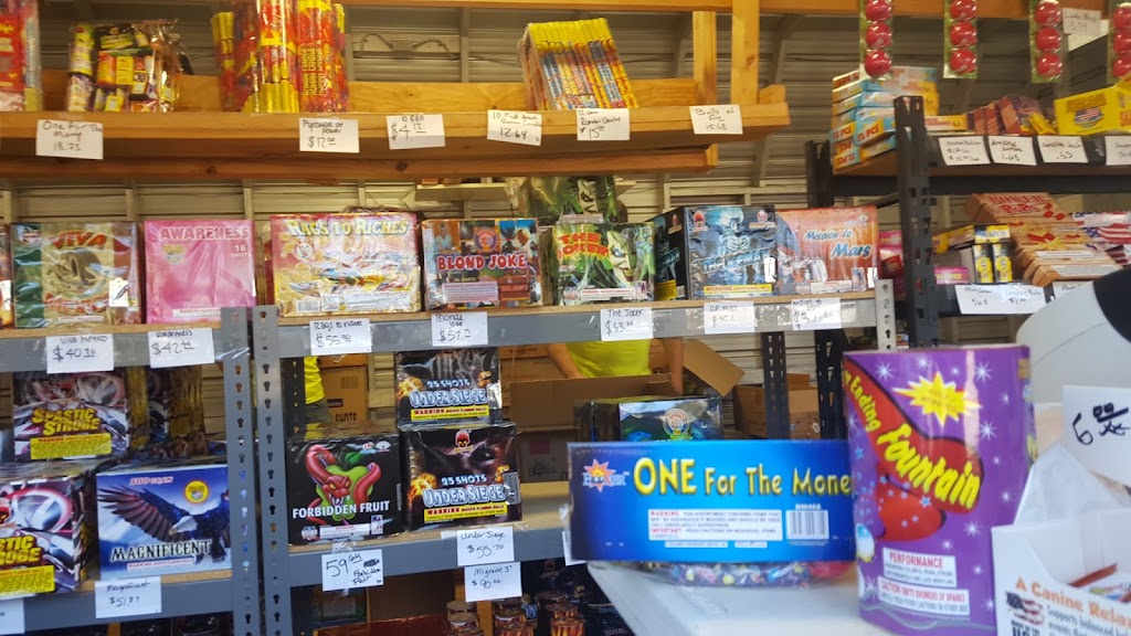 Half Off Fireworks Tara | 8800 Tara Ln, Austin, TX 78737, USA | Phone: (512) 721-2411