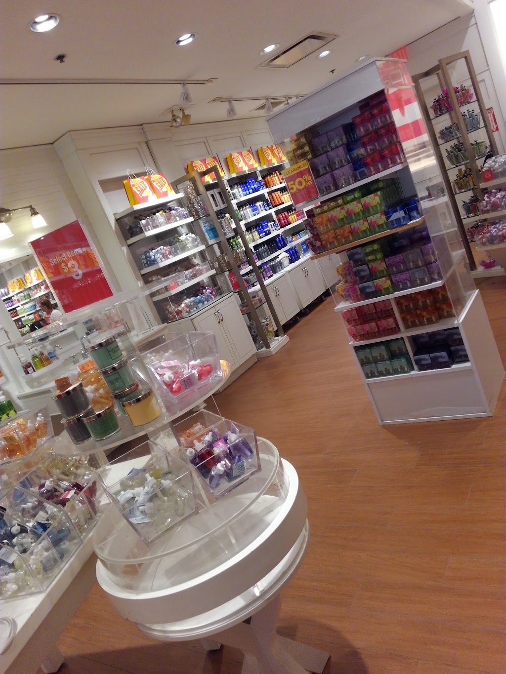 Bath & Body Works | 9911 Avon Lake Rd, Burbank, OH 44214, USA | Phone: (330) 948-9300