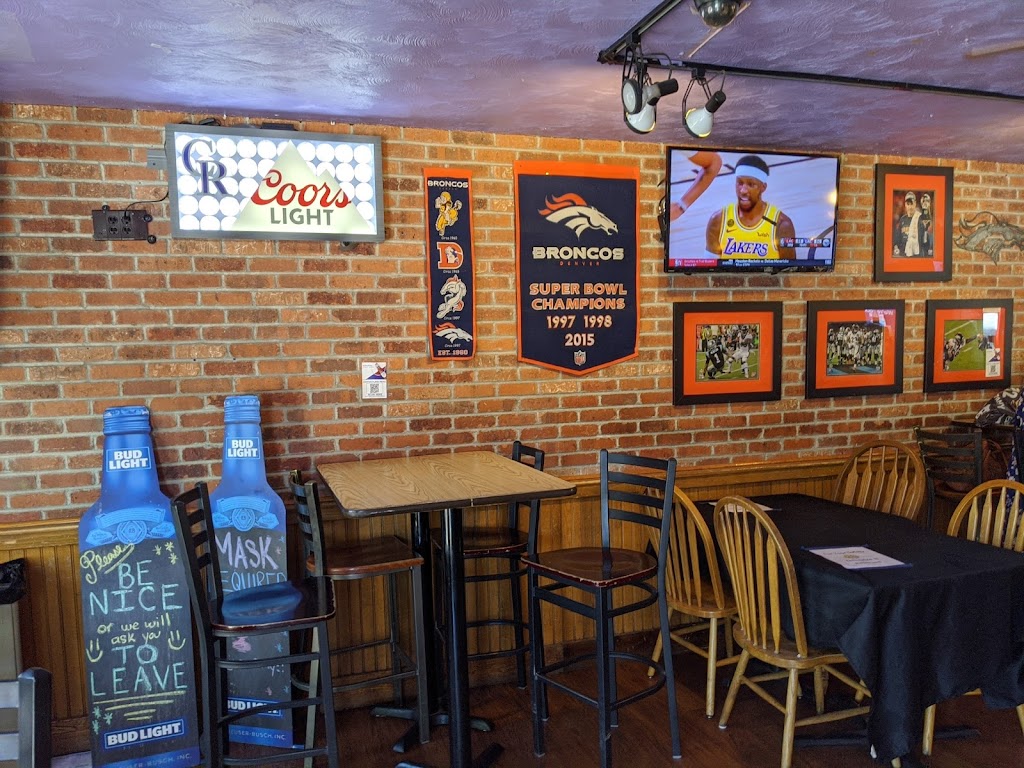 Townhouse Sports Grill | 907 Manitou Ave, Manitou Springs, CO 80829, USA | Phone: (719) 685-1085