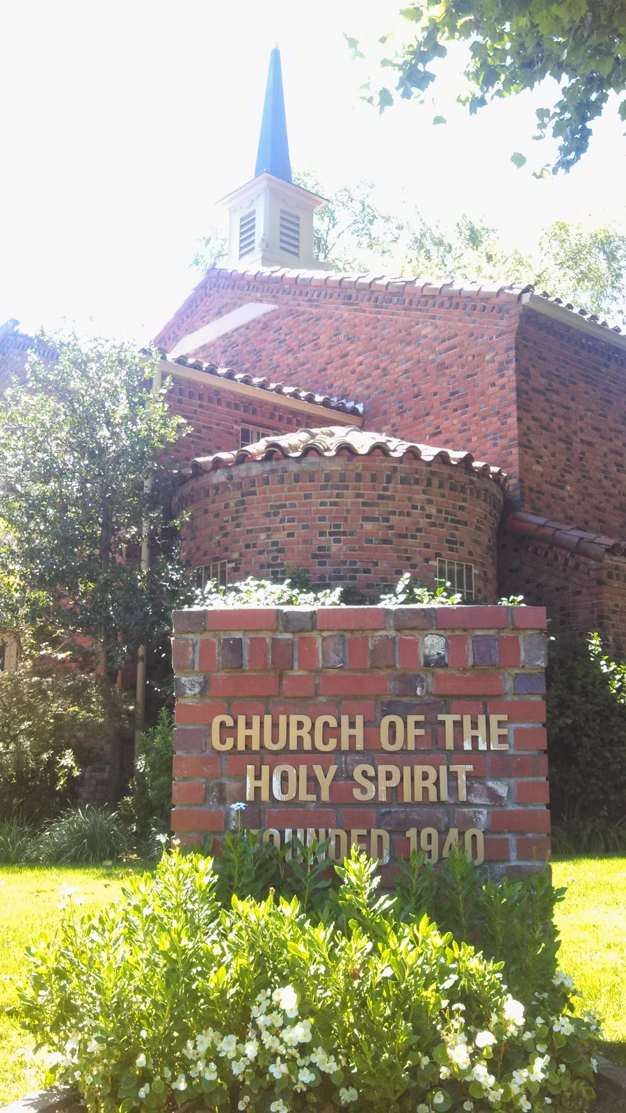 Holy Spirit Church | 3159 Land Park Dr, Sacramento, CA 95818, USA | Phone: (916) 443-5442