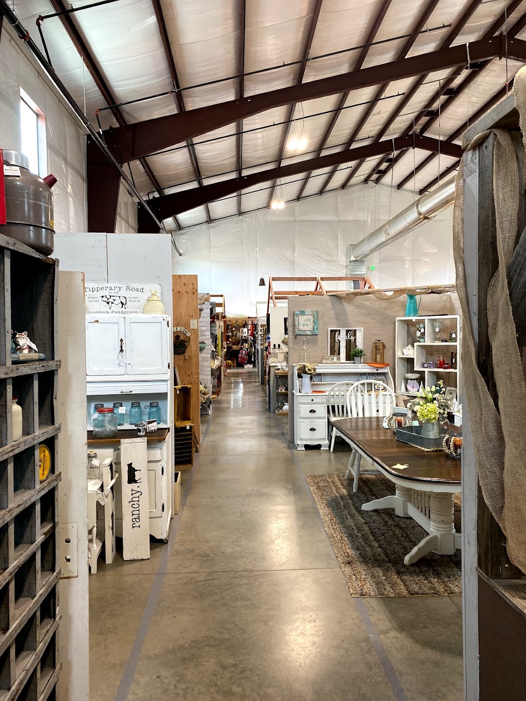 Sugar Mill Antiques and Vintage Depot | 13788 Pacific Cir, Longmont, CO 80504, USA | Phone: (303) 532-6496