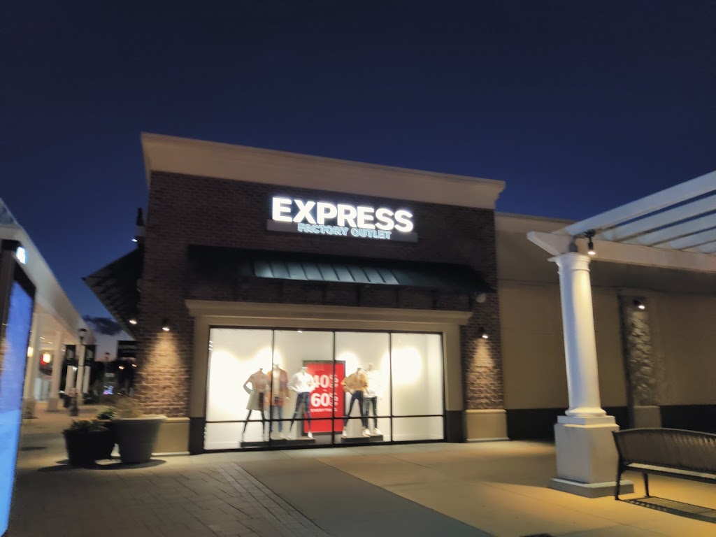 Express Factory Outlet | 1600 Premium Outlets Blvd, Norfolk, VA 23502, USA | Phone: (757) 384-0111