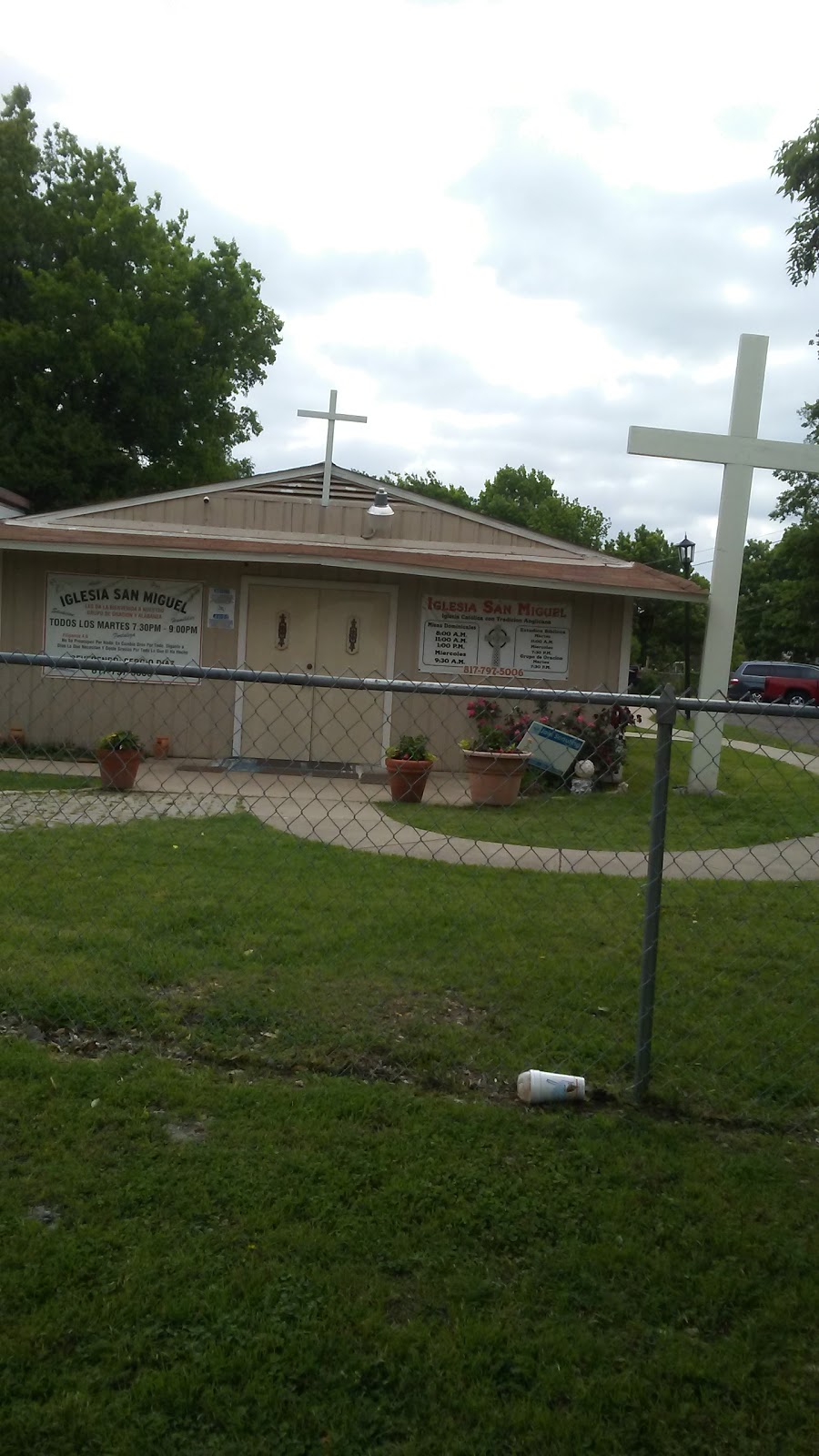 Iglesia San Miguel | Photo 2 of 7 | Address: 3605 Fairfax Ave, Fort Worth, TX 76119, USA | Phone: (817) 797-5006