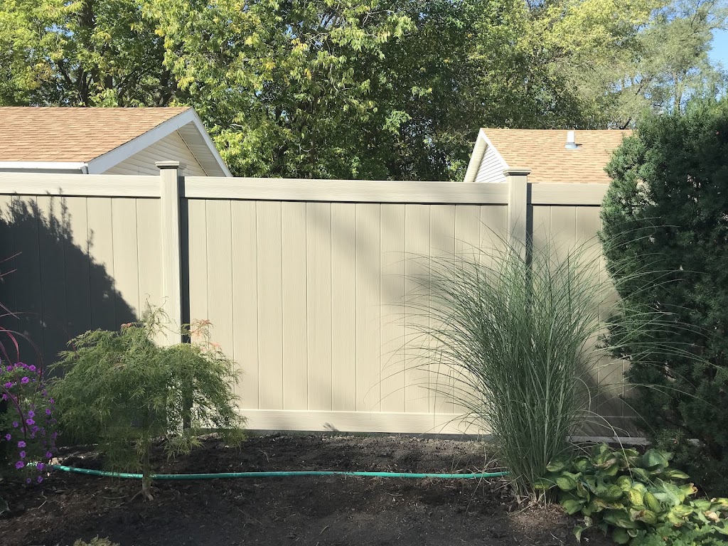 Simmons Fence & Specialty Products, L.L.C. | 4527 US-51 Suite A, Janesville, WI 53546, USA | Phone: (608) 754-1610