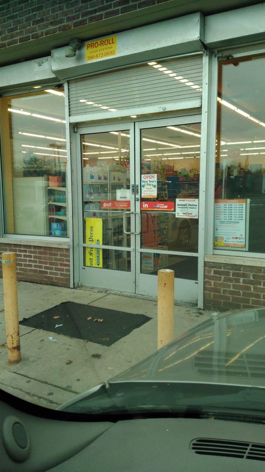 Family Dollar | Plaza, 12013 Woodward Ave, Highland Park, MI 48203, USA | Phone: (313) 217-0975