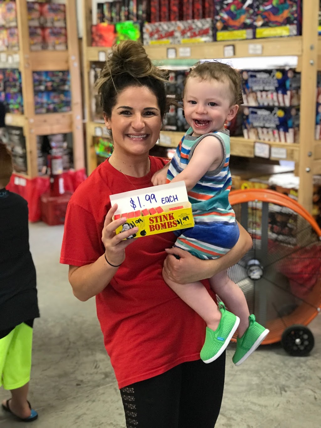 Disount Daves Fireworks | 11410 State Rte 92, Kearney, MO 64060, USA | Phone: (816) 694-4552