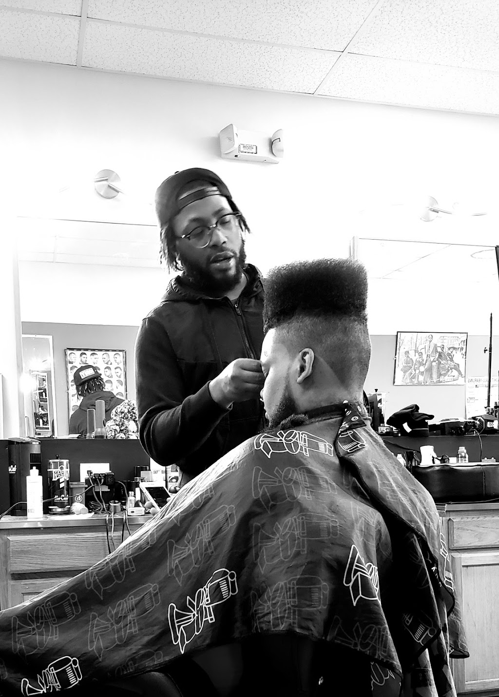 Supreme Clientele Barber Shop | 3600 E Main St, Columbus, OH 43213, USA | Phone: (614) 973-3600