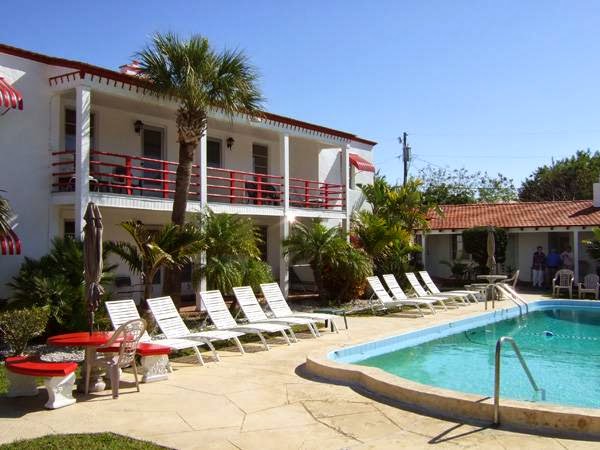 Billows Motel | 16813 Gulf Blvd, North Redington Beach, FL 33708 | Phone: (727) 391-9228