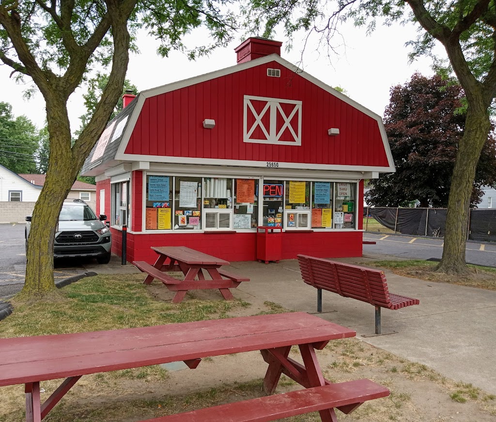 Taylor Queen Ice Cream Shop | 25650 Ecorse Rd, Taylor, MI 48180, USA | Phone: (734) 776-9999