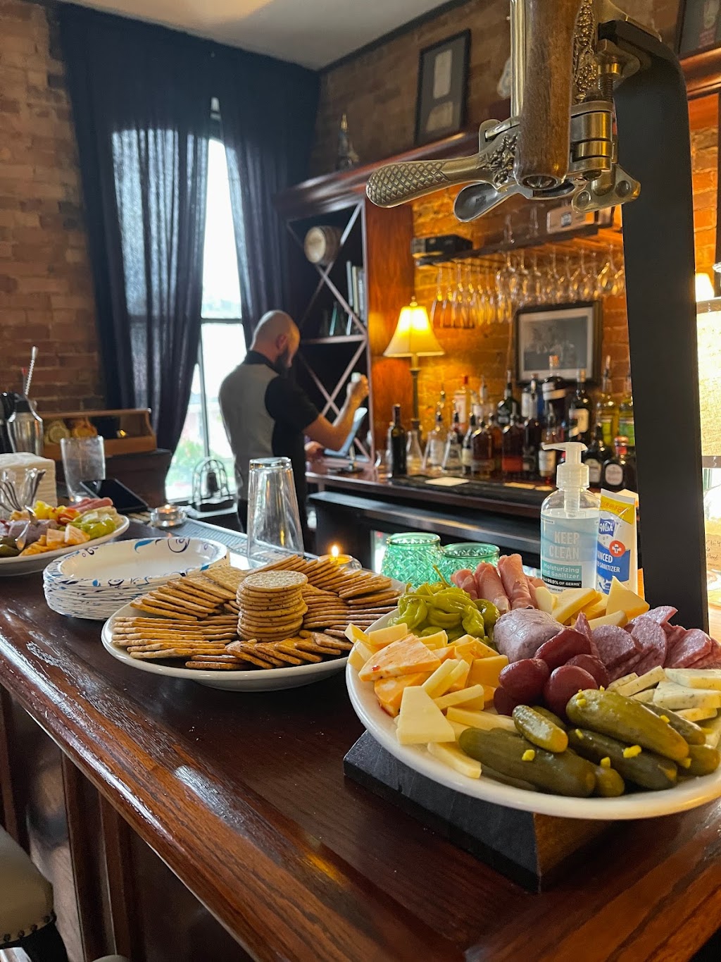 The Barrel Room on Canal | 129 North, 129 Canal St N, Canal Fulton, OH 44614, USA | Phone: (330) 408-7131