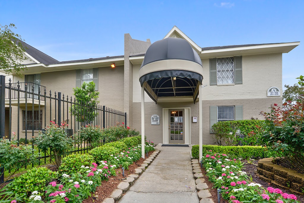 Ole London Towne Apartments | 1680 ONeal Ln, Baton Rouge, LA 70816, USA | Phone: (225) 341-4777