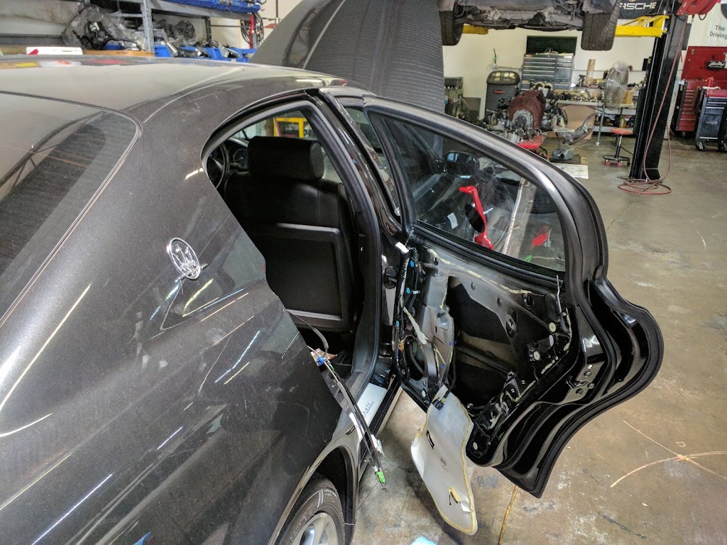 Window Regulator Repair Universe Auto Glass # 2 | 2611 N Hwy 175, Seagoville, TX 75159, USA | Phone: (214) 556-2604