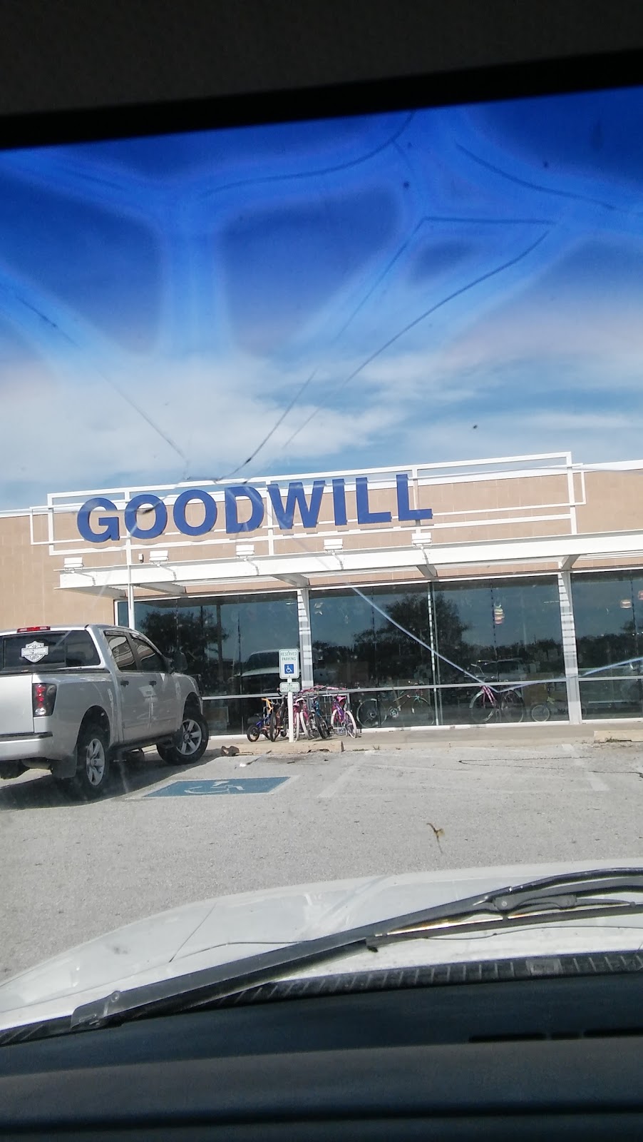 Goodwill Retail Store & Donation Center | 2303 Towne Centre Dr, Bellevue, NE 68123, USA | Phone: (402) 292-0475