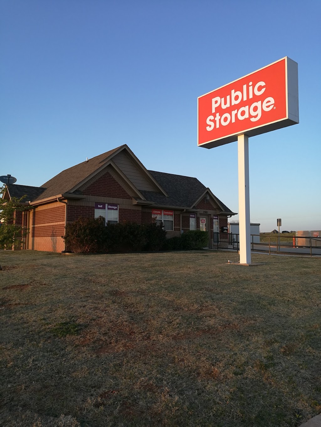 Public Storage | 3745 NW 166th St, Edmond, OK 73012, USA | Phone: (405) 300-4959