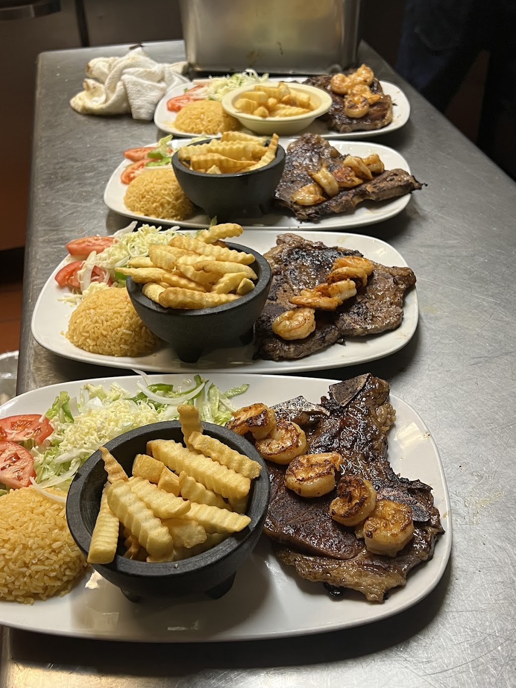 El Dorado Mexican Restaurant | 180 W Water St, McKee, KY 40447, USA | Phone: (606) 287-8226