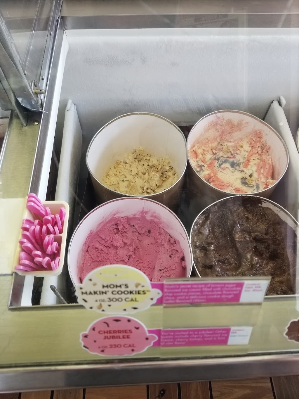 Baskin-Robbins | 8841 N 19th Ave Ste 1, Phoenix, AZ 85021 | Phone: (602) 997-5144