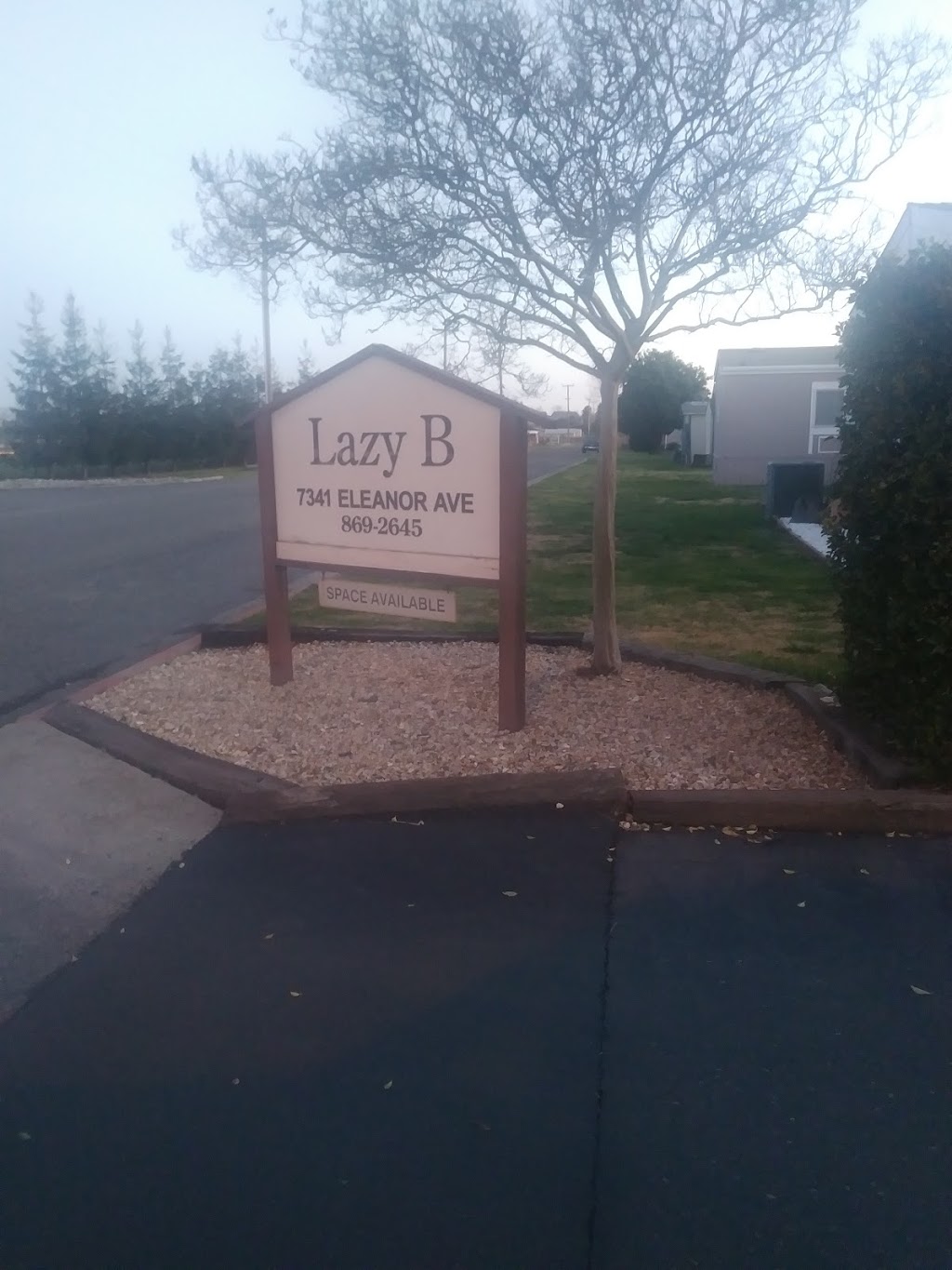 Lazy B Mobile Home Park | 7341 Eleanor Ave, Oakdale, CA 95361, USA | Phone: (209) 869-2645