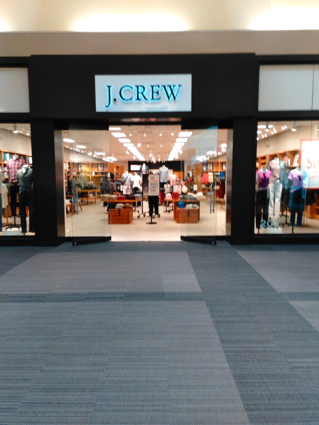 J.Crew Factory | 3000 Grapevine Mills Pkwy Suite 202, Grapevine, TX 76051, USA | Phone: (972) 355-1067