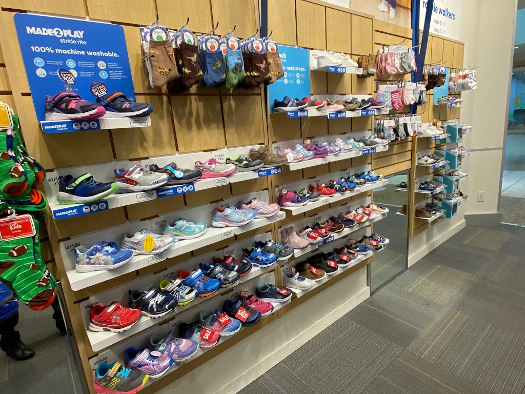 Stride Rite Shoes at SouthPark Mall | 600 Southpark Center, Strongsville, OH 44136, USA | Phone: (440) 572-5111