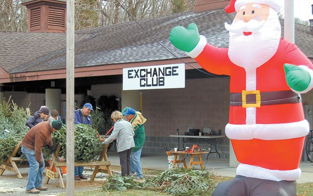 NEW CANAAN EXCHANGE CLUB CHRISTMAS TREE and WREATH SALE | 77 Old Norwalk Rd, New Canaan, CT 06840, USA | Phone: (203) 293-8051