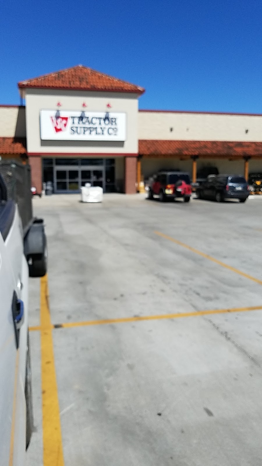 Tractor Supply Co. | 75 N Abrego Dr, Green Valley, AZ 85614, USA | Phone: (520) 399-1010