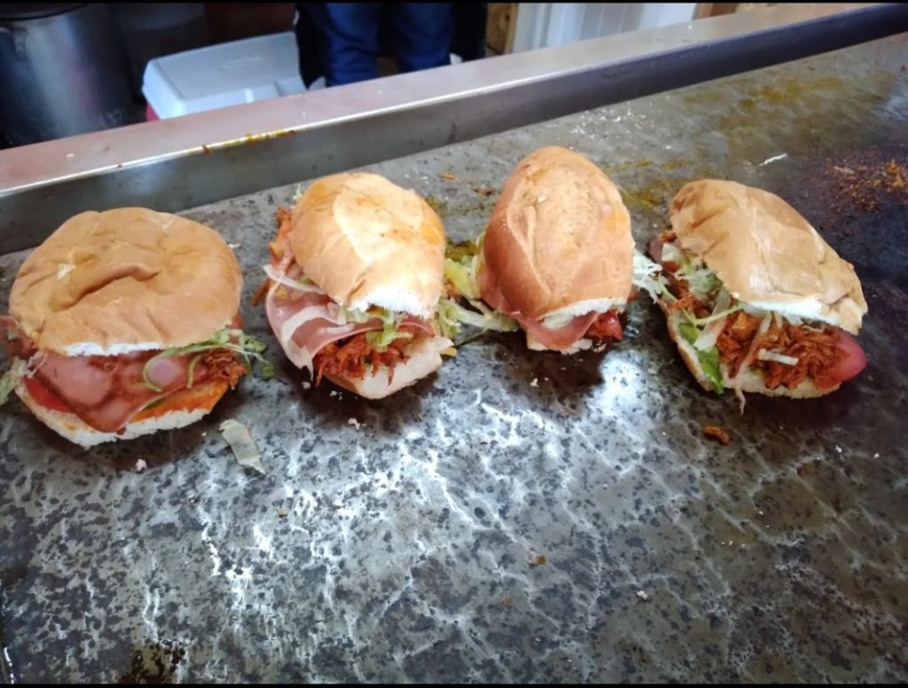 Tortas y Desayunos el Chefcito | Álvaro Obregón 113A, Ejido Lazaro Cardenas, 22720 La Joya, B.C., Mexico | Phone: 664 848 0681