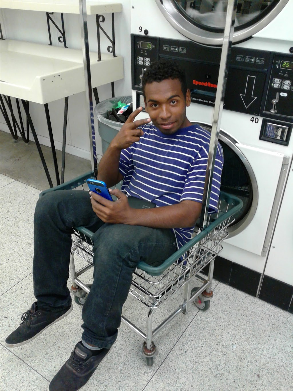 Laundry Place-Battlefield | 354 S Battlefield Blvd, Chesapeake, VA 23322, USA | Phone: (757) 961-0105