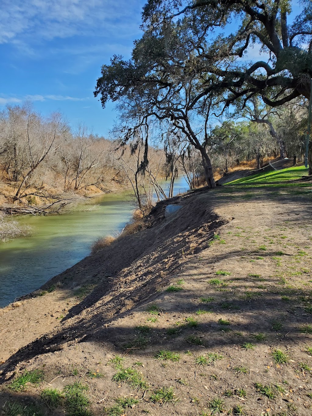 Riverfront RV Park | 410 Paisano Dr, George West, TX 78022, USA | Phone: (361) 238-7788