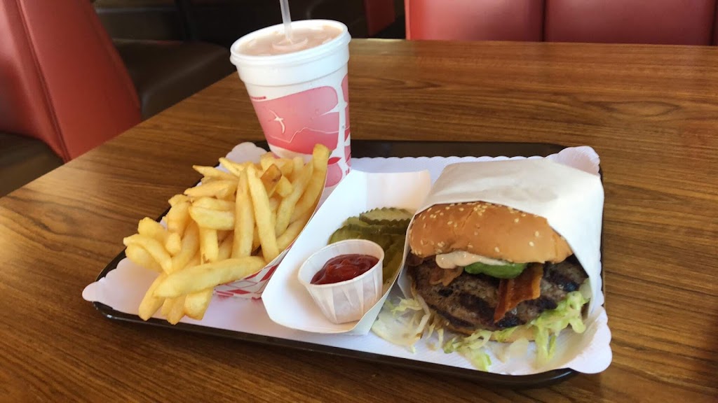 S S Burger Basket | 16820 Lakeshore Dr, Lake Elsinore, CA 92530 | Phone: (951) 245-5000