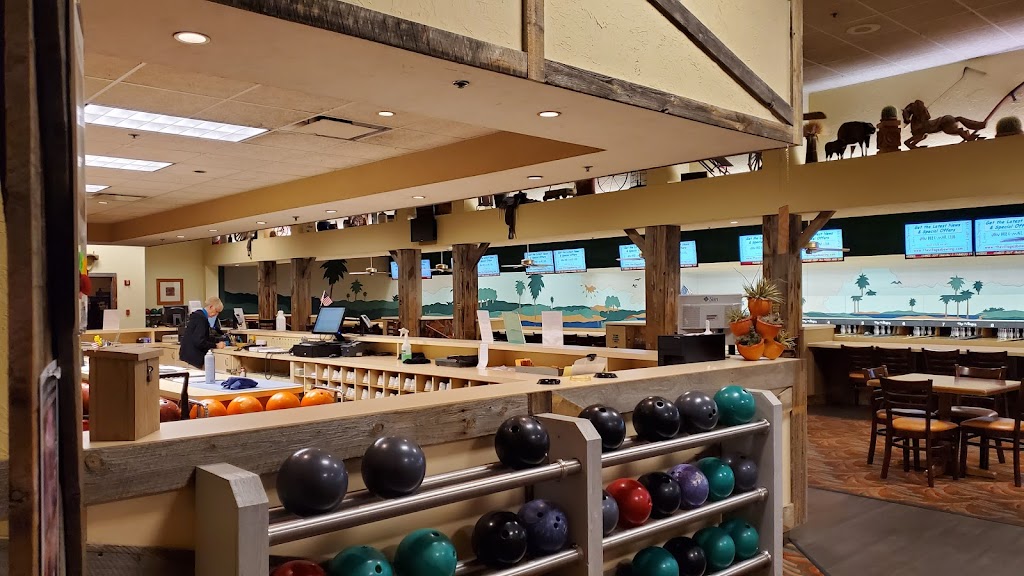 Spanish Springs Lanes | 997 Alverez Ave, The Villages, FL 32159, USA | Phone: (352) 750-9440